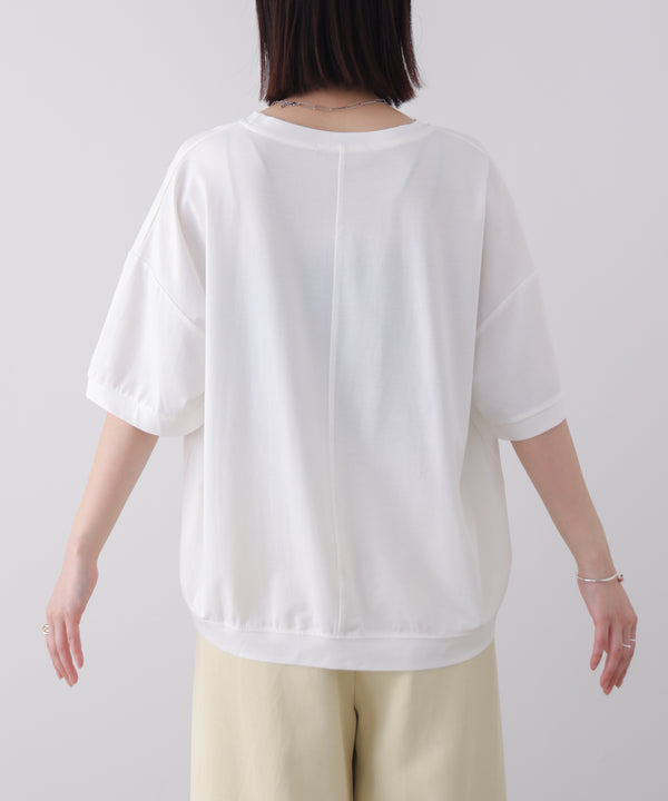モノトーンフラワーTシャツ
