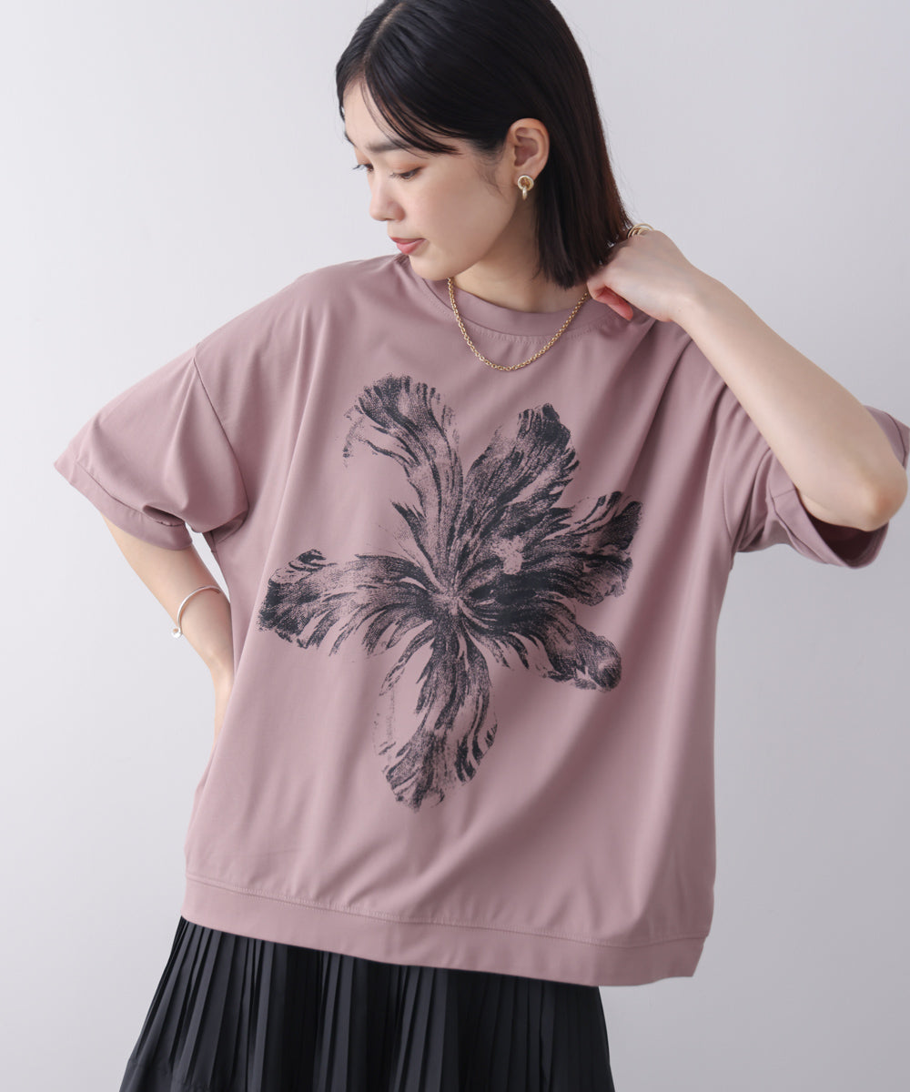 モノトーンフラワーTシャツ