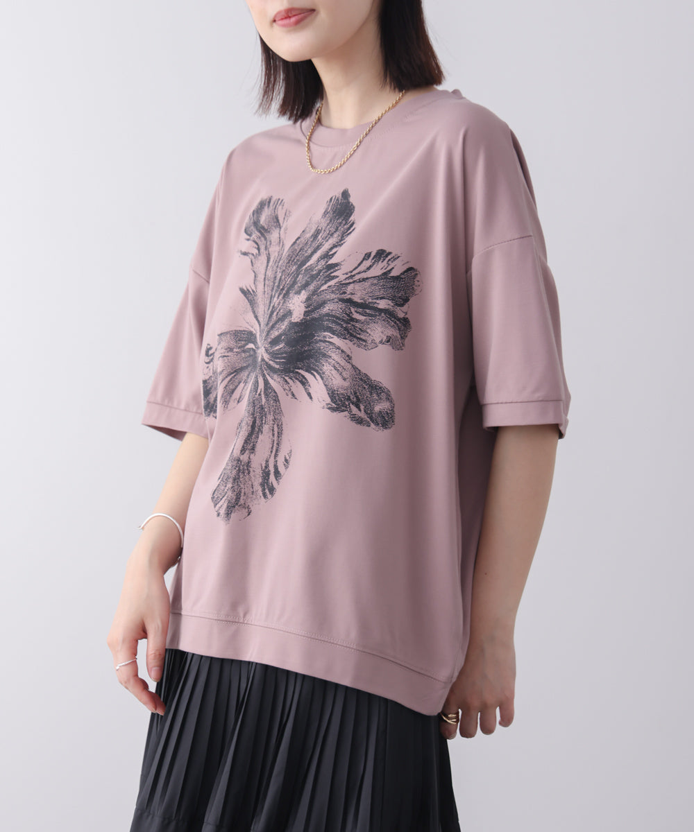 モノトーンフラワーTシャツ