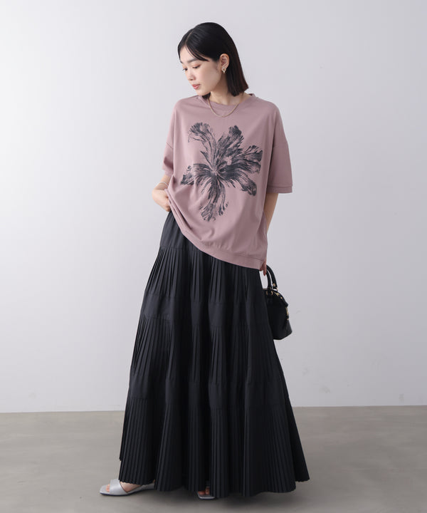 モノトーンフラワーTシャツ