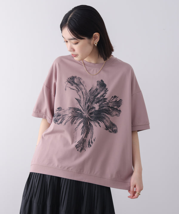 モノトーンフラワーTシャツ