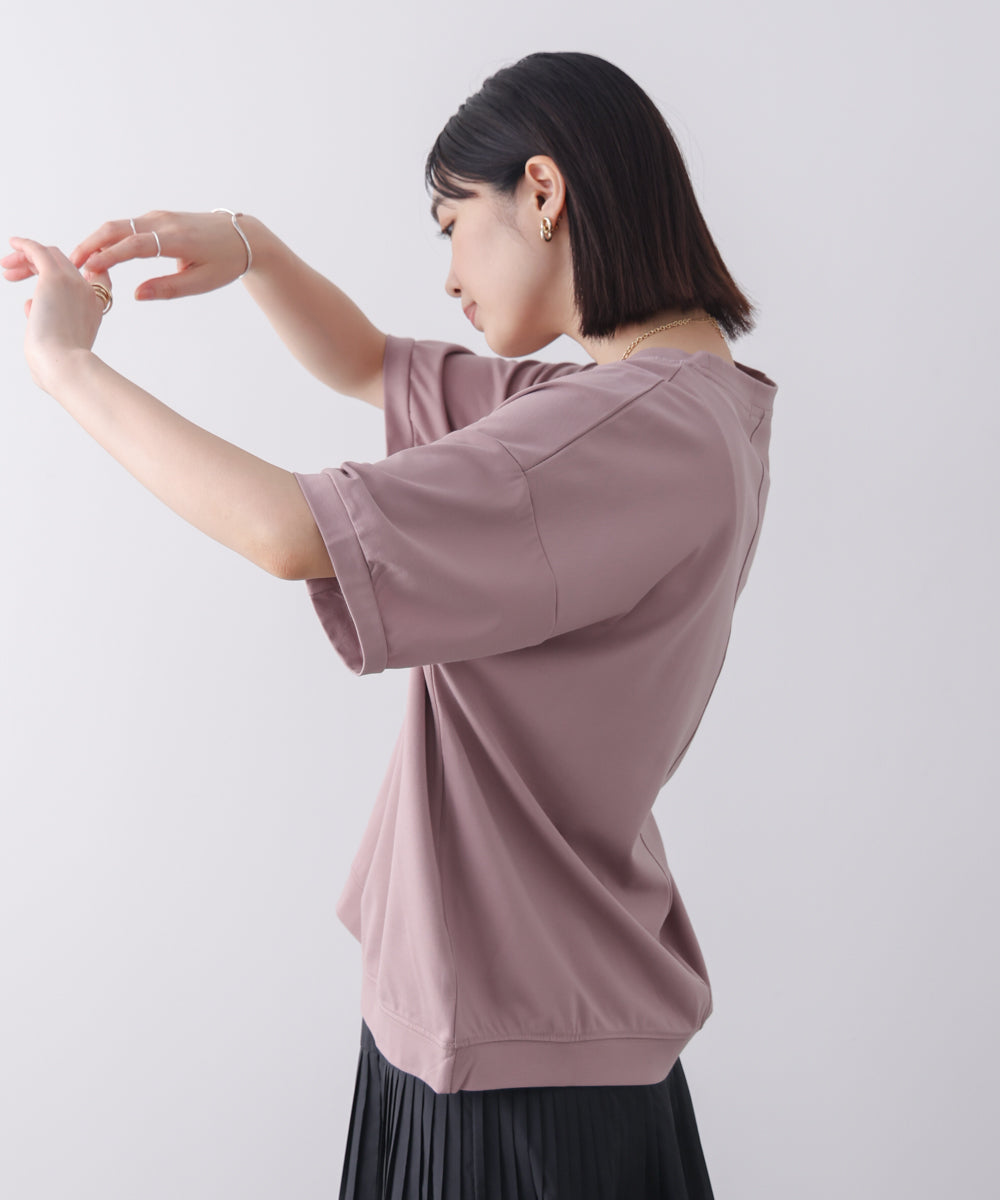 モノトーンフラワーTシャツ