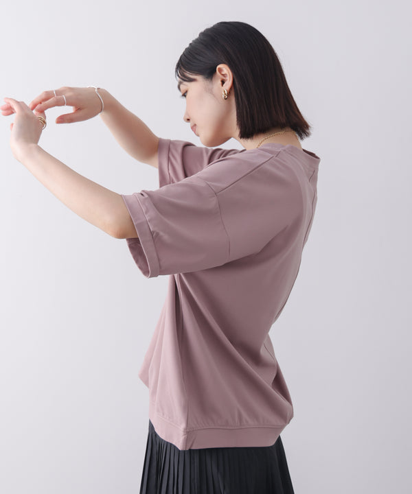 モノトーンフラワーTシャツ