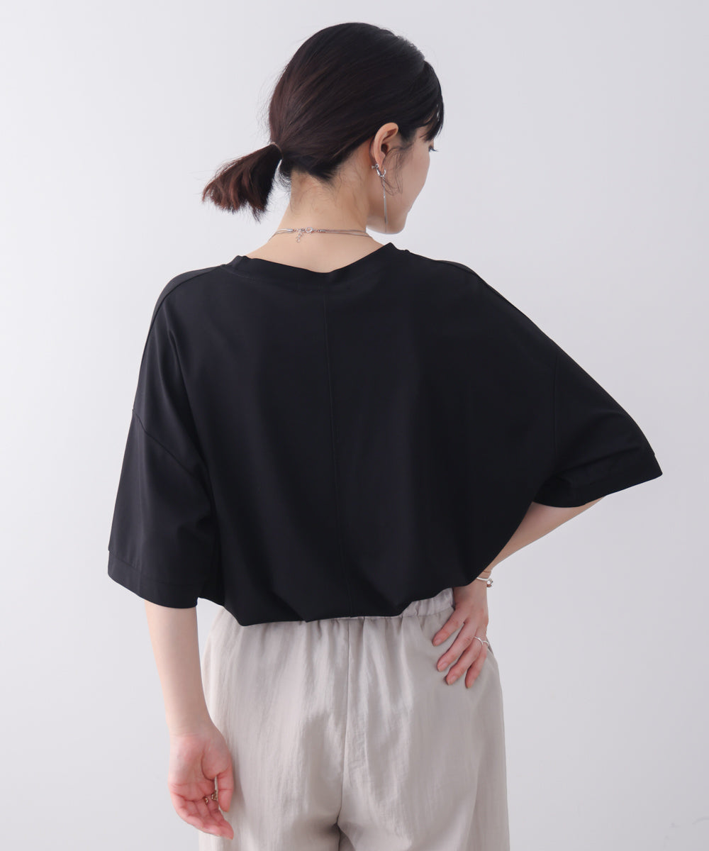 モノトーンフラワーTシャツ