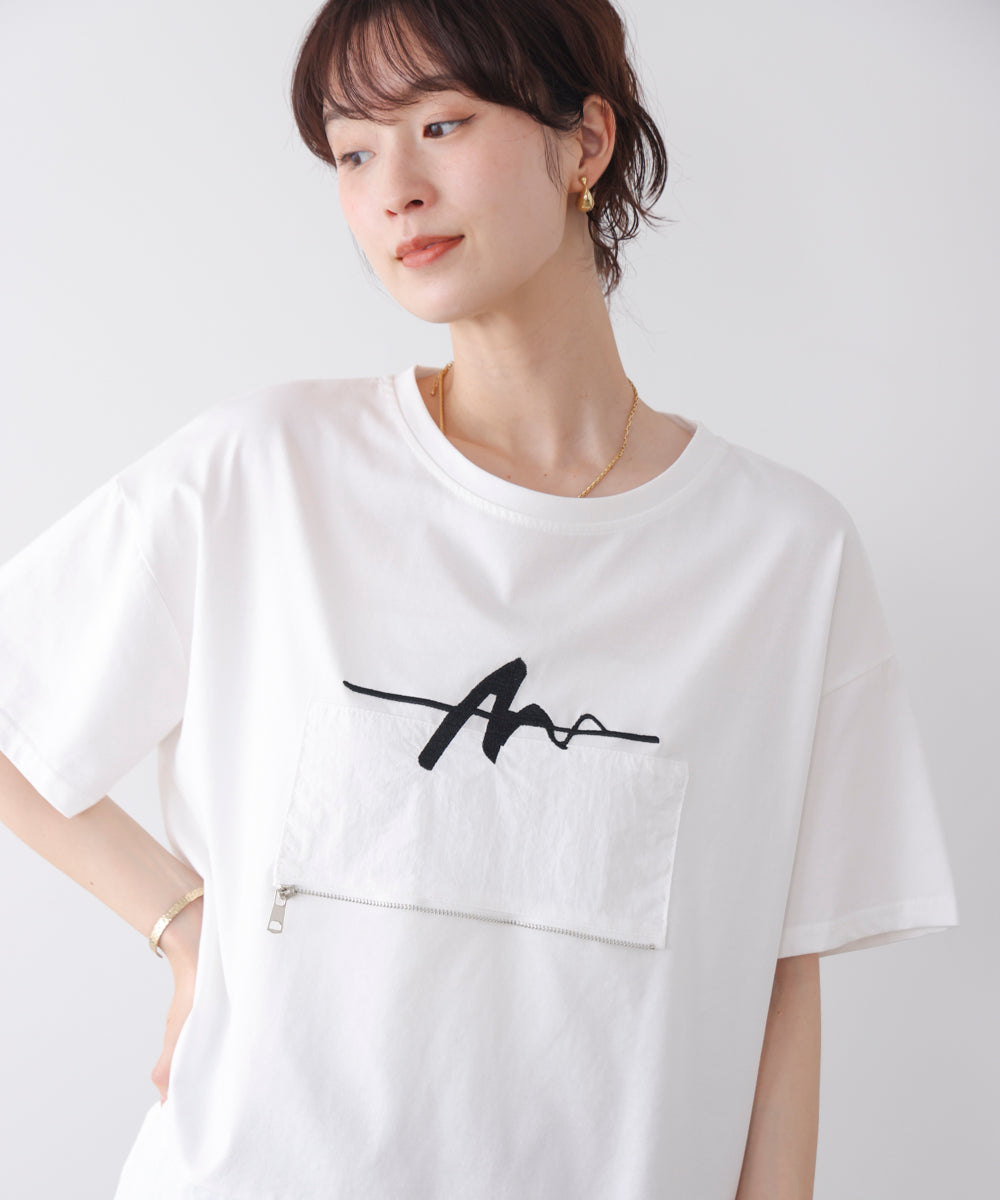刺繍アンダーファスナーTシャツ