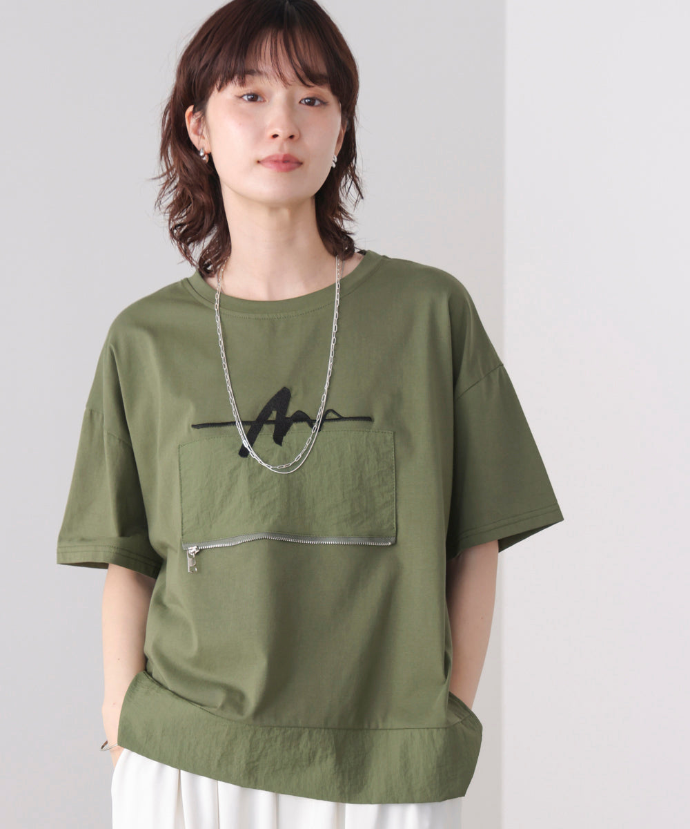 刺繍アンダーファスナーTシャツ