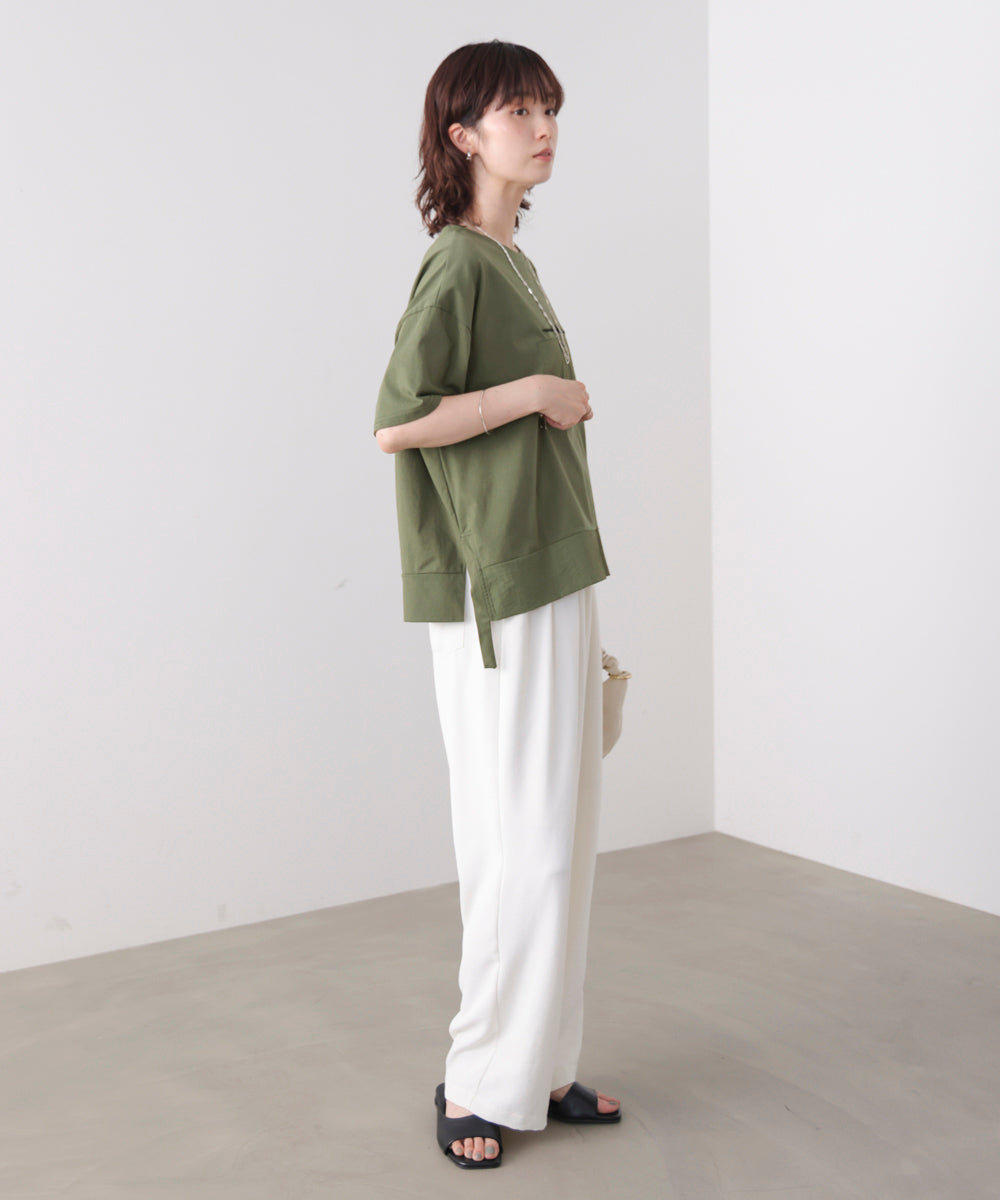刺繍アンダーファスナーTシャツ