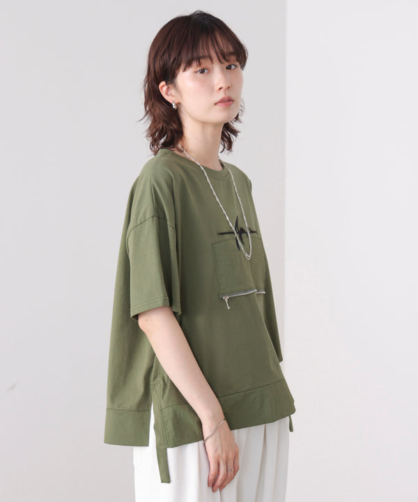 刺繍アンダーファスナーTシャツ