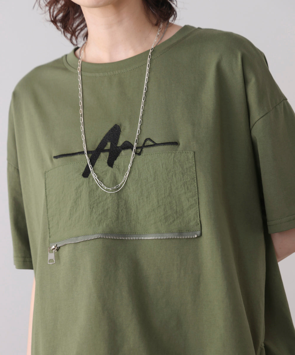 刺繍アンダーファスナーTシャツ