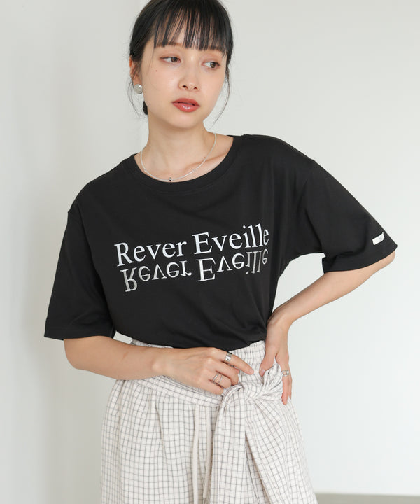 ロゴプリント刺しゅうＴシャツ