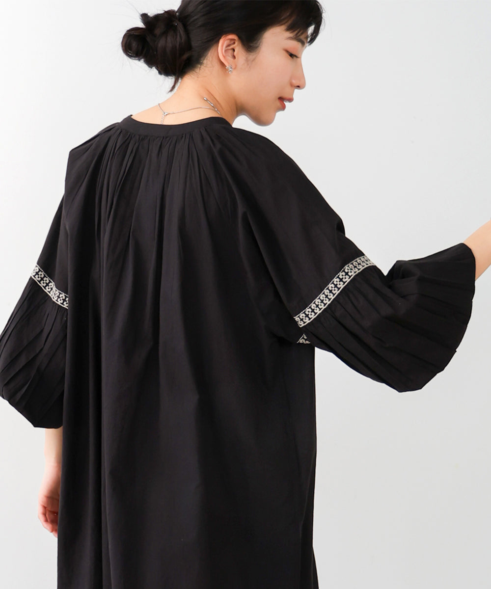 【WEB限定】インドレース柄刺繍ワンピース