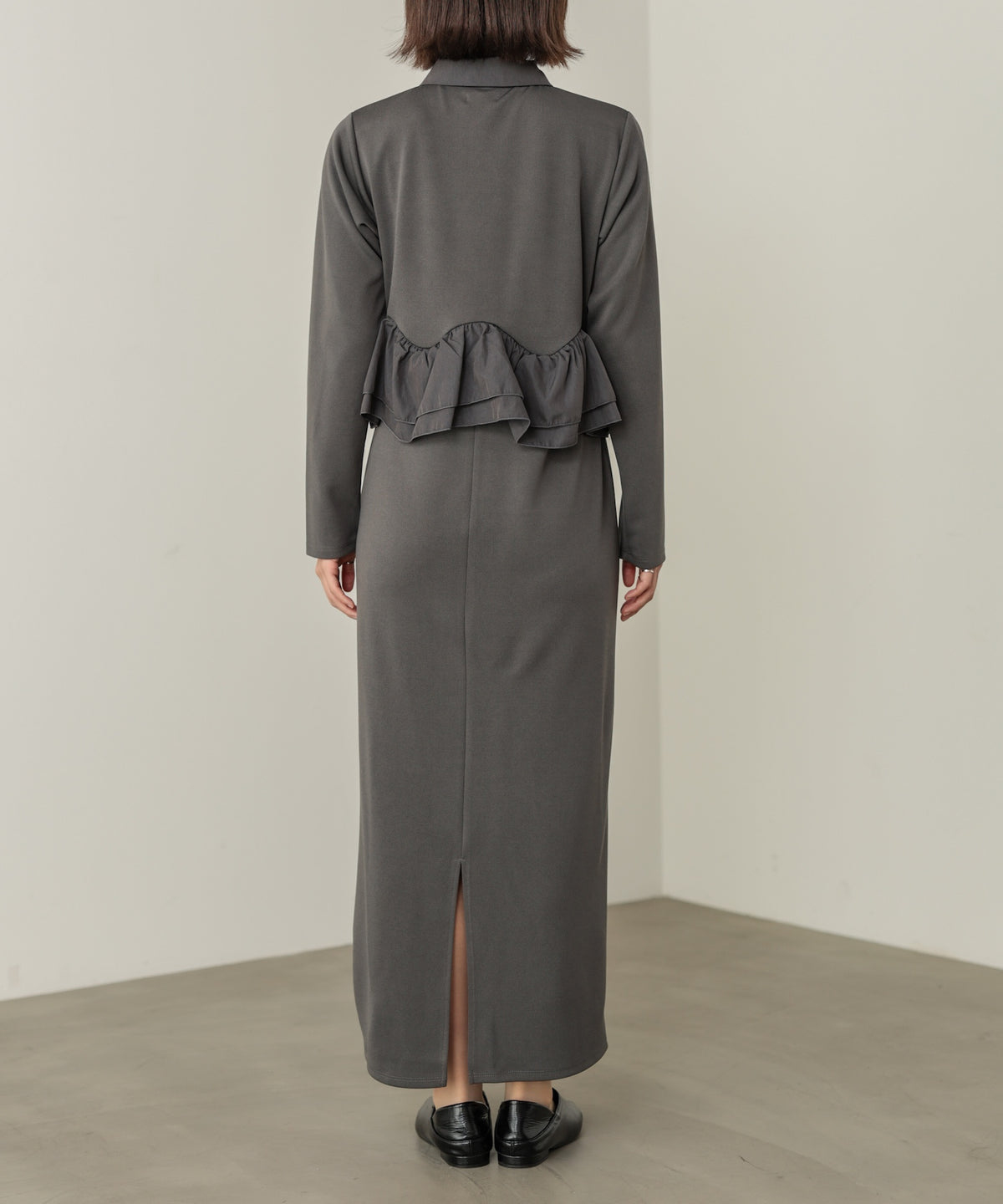 ウエストフリル襟付きカットワンピース