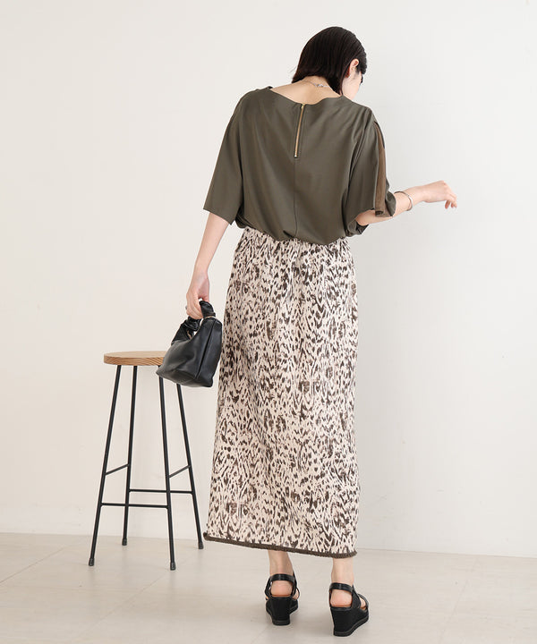 エッジステッチフリンジナロースカート