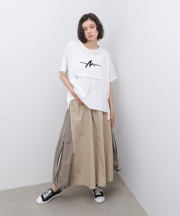 刺繍アンダーファスナーTシャツ