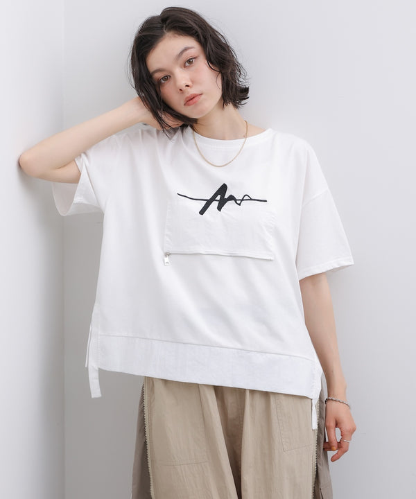 刺繍アンダーファスナーTシャツ