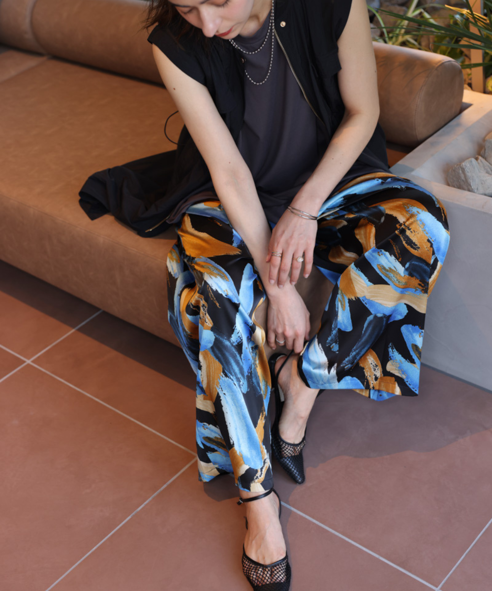 ペインティング柄ＲＥＬＡＸパンツ［4/30発送予定］