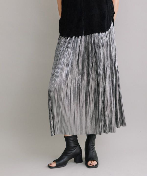 SHINY PLEATED SKIRT