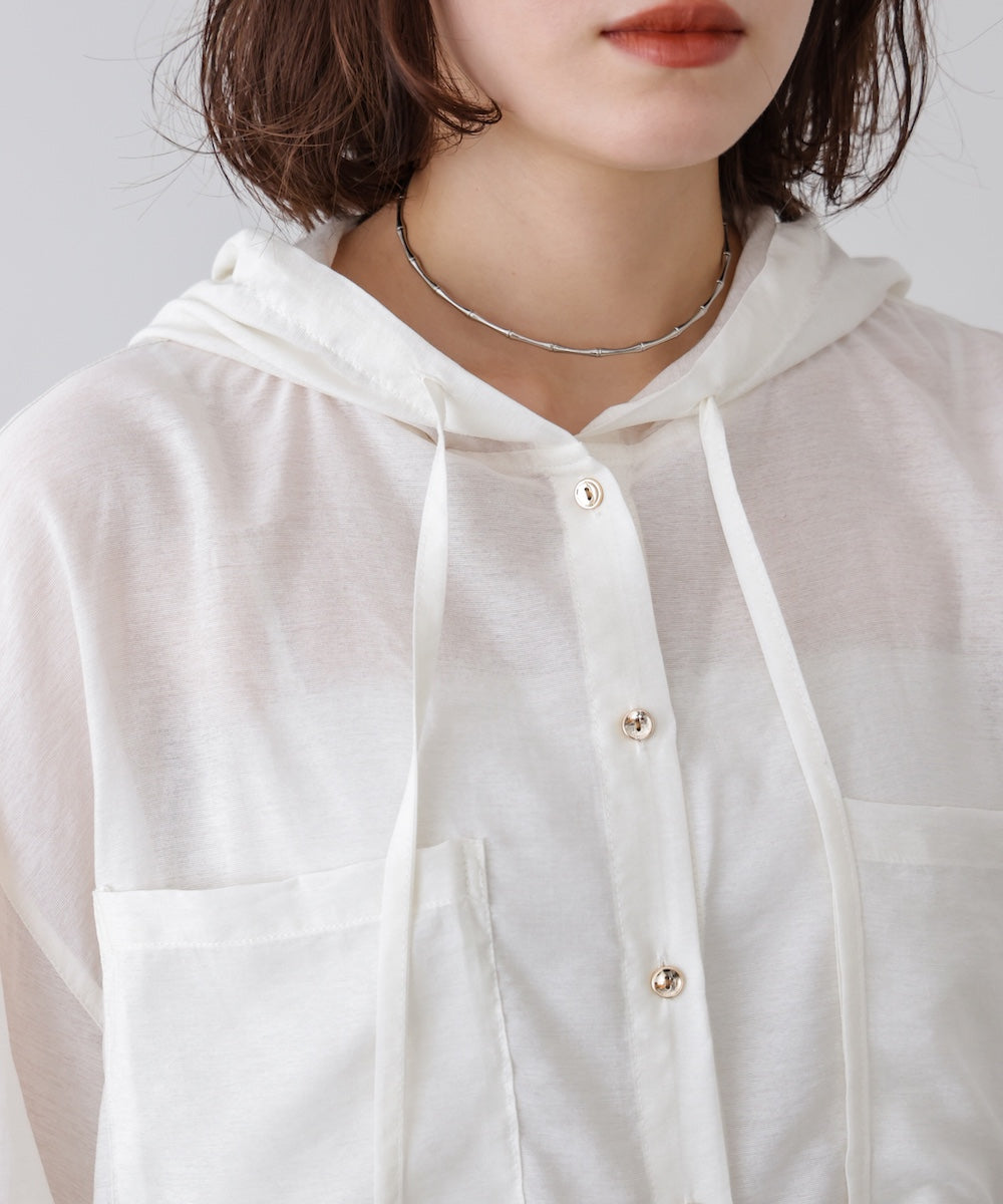 フーデットシャツ