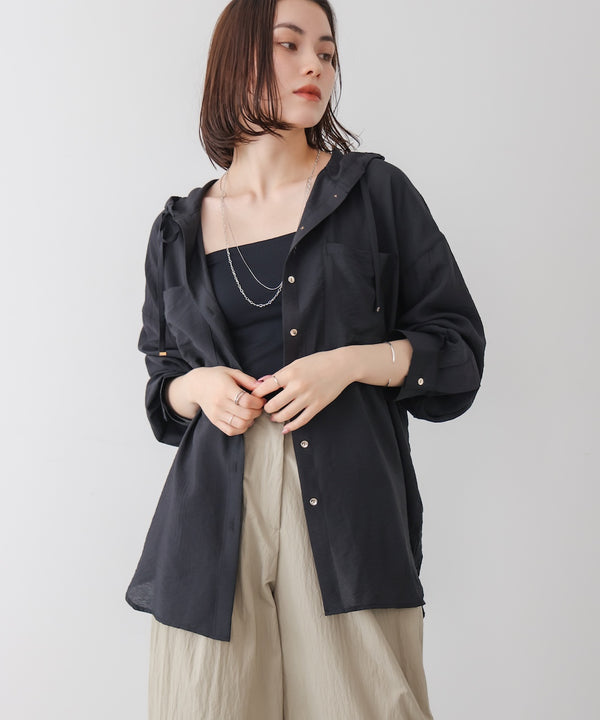 フーデットシャツ