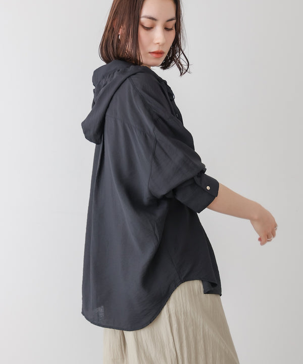 フーデットシャツ