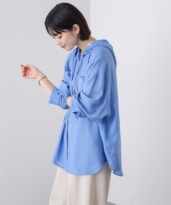 フーデットシャツ