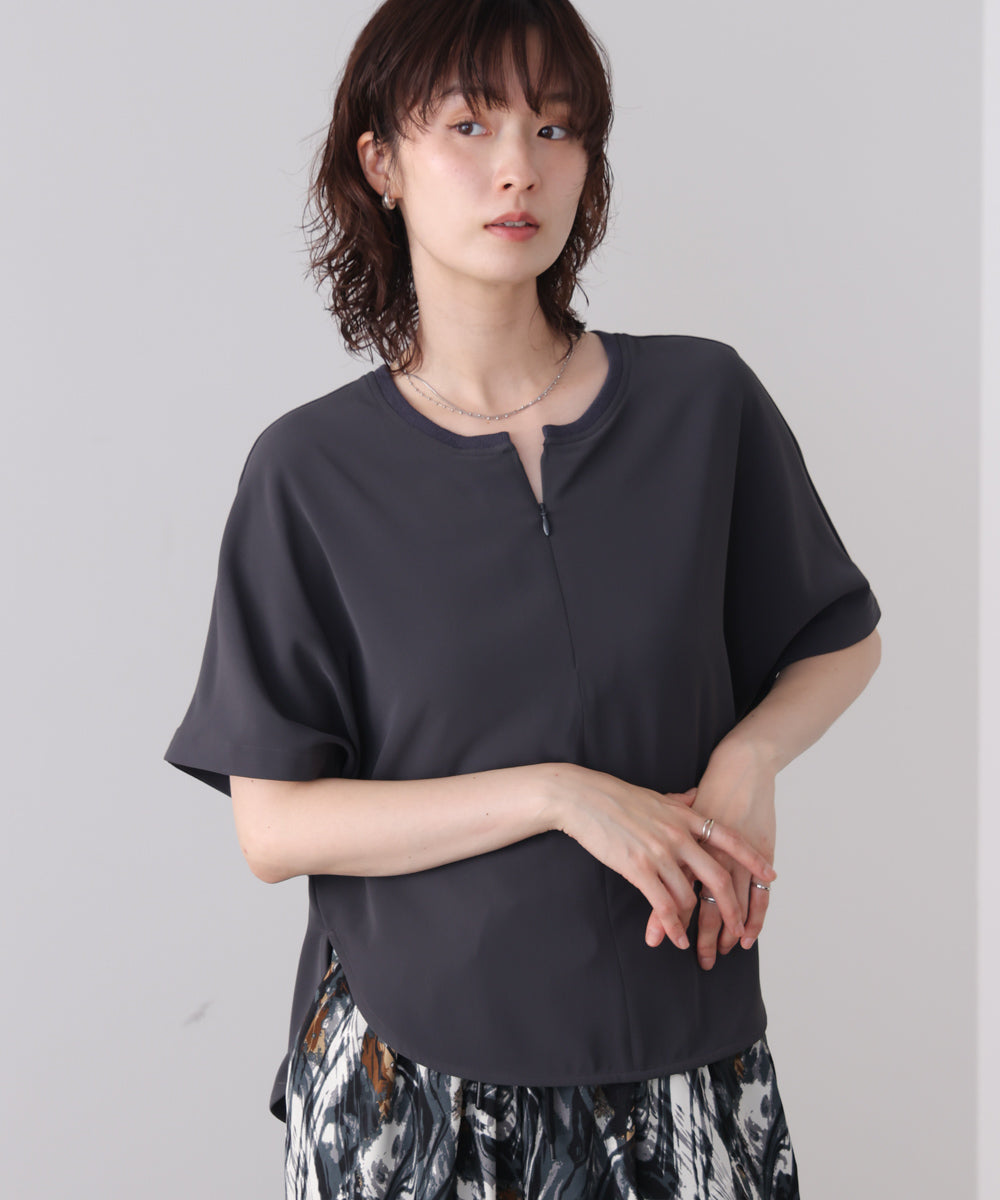 【接触冷感】ダブルクロスキーネックブラウス［5/28発送予定］