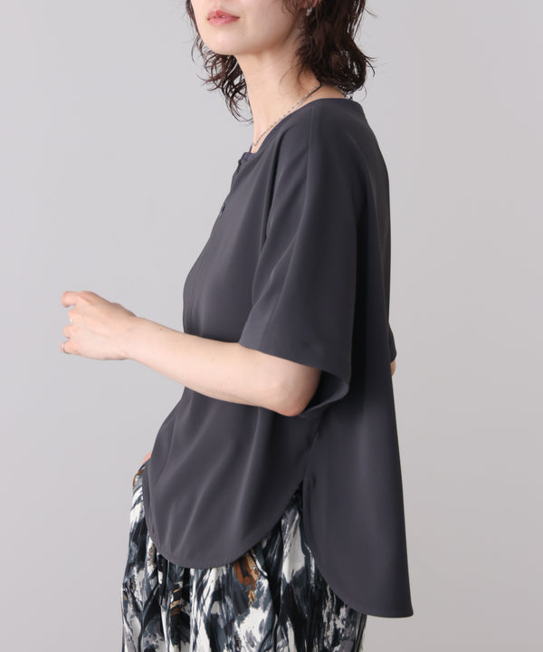 【接触冷感】ダブルクロスキーネックブラウス［5/28発送予定］