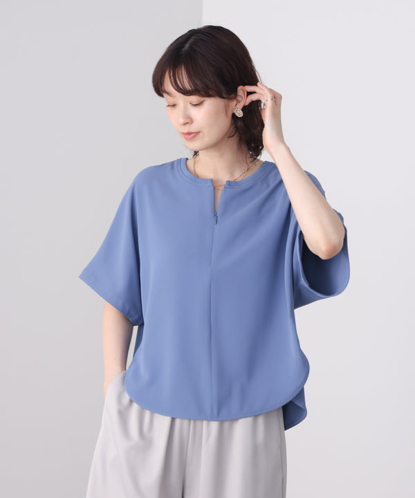 【接触冷感】ダブルクロスキーネックブラウス［5/28発送予定］