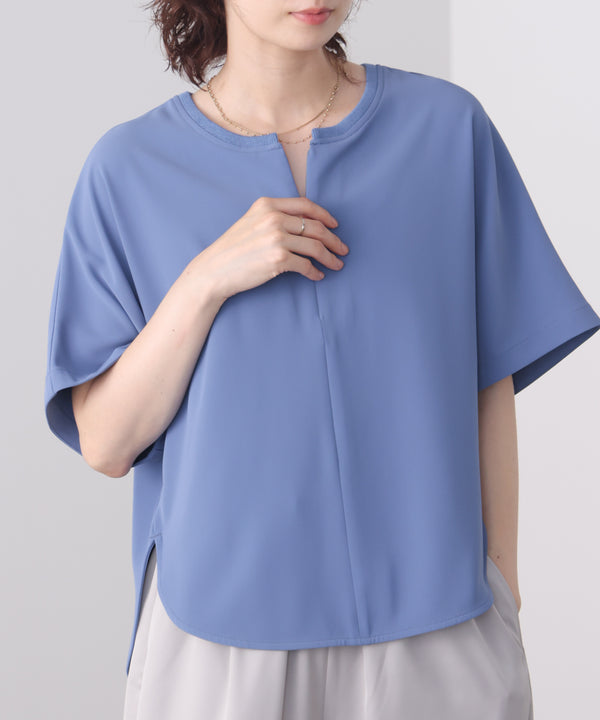 【接触冷感】ダブルクロスキーネックブラウス［5/28発送予定］