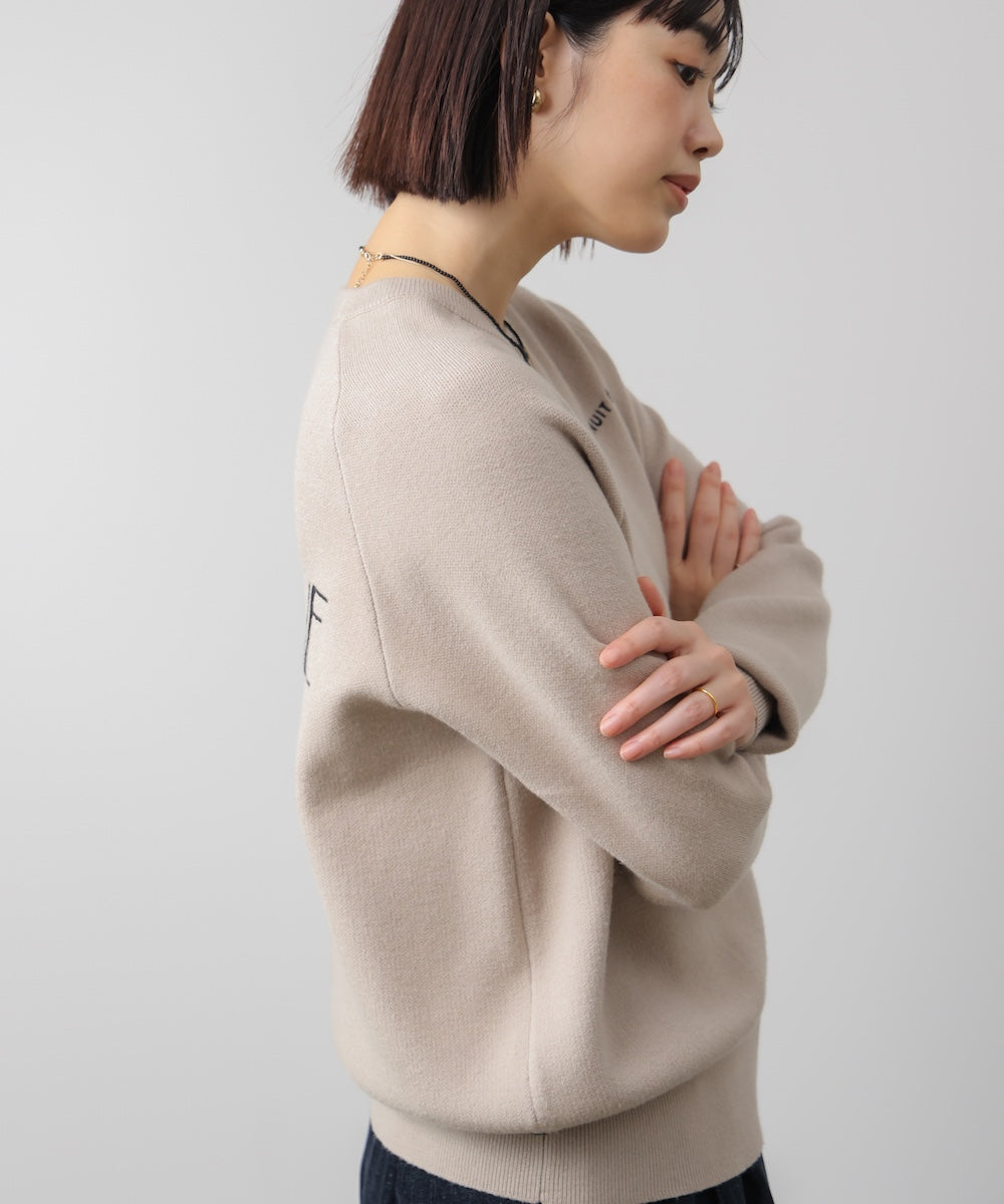 【新色追加・WEB限定】スウエットライク刺しゅうニット