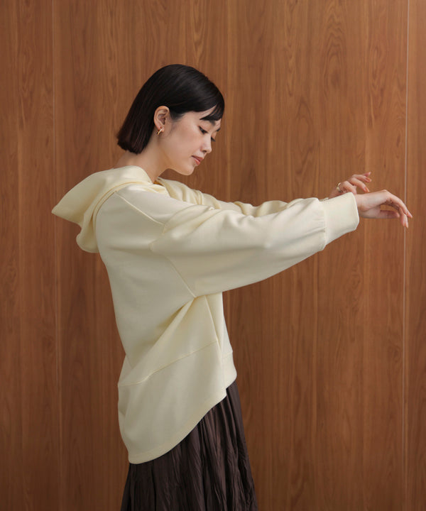 【WEB限定】シンプルロゴコクーンパーカー［12/25発送予定］