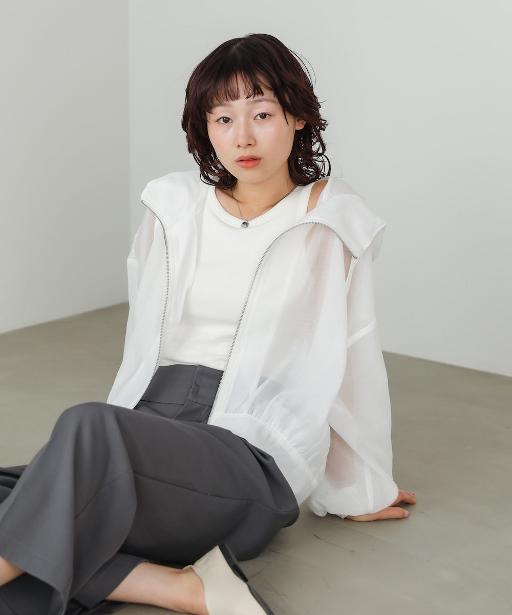 フード付きボリュームマウンテンパーカ
