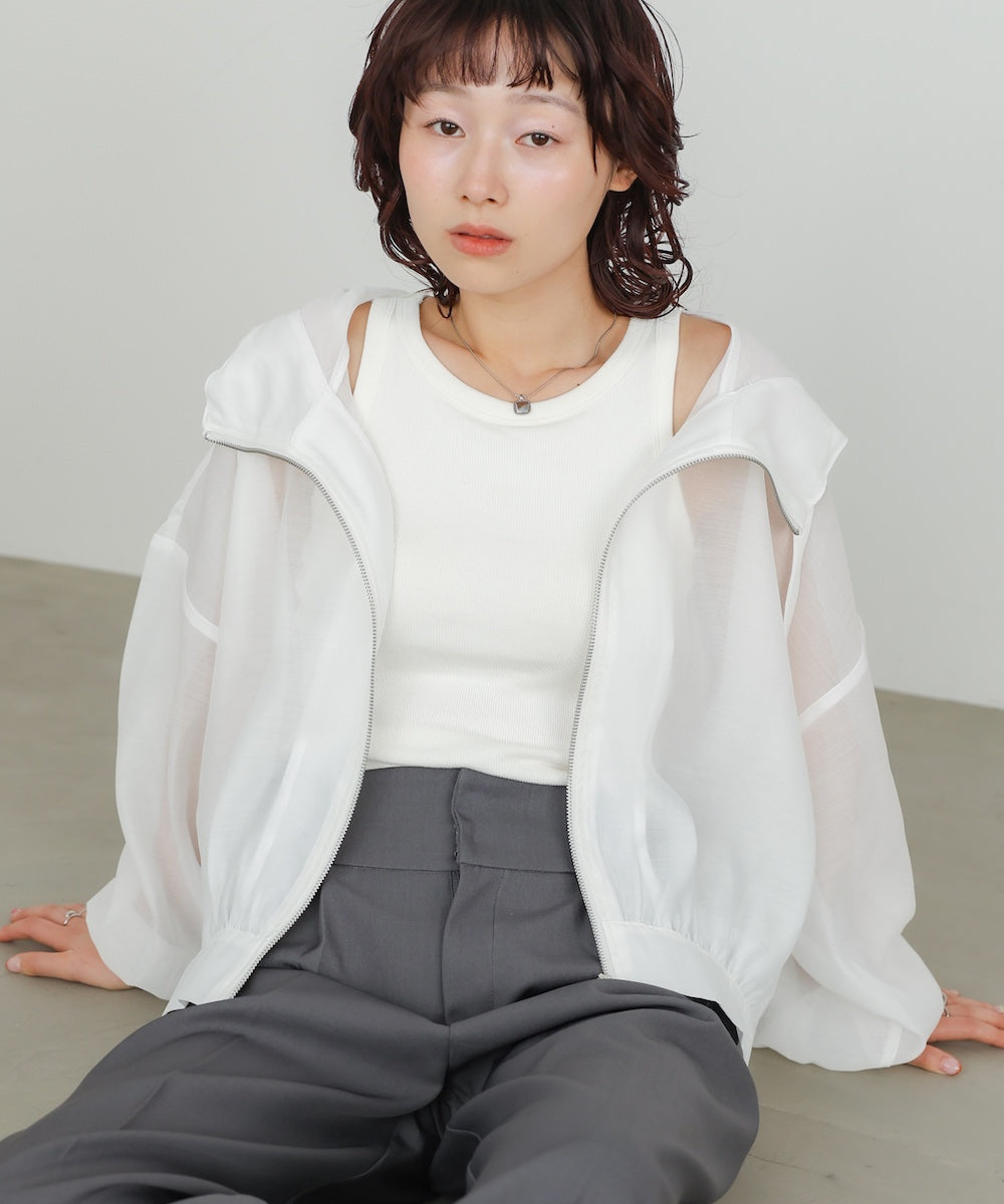 フード付きボリュームマウンテンパーカ