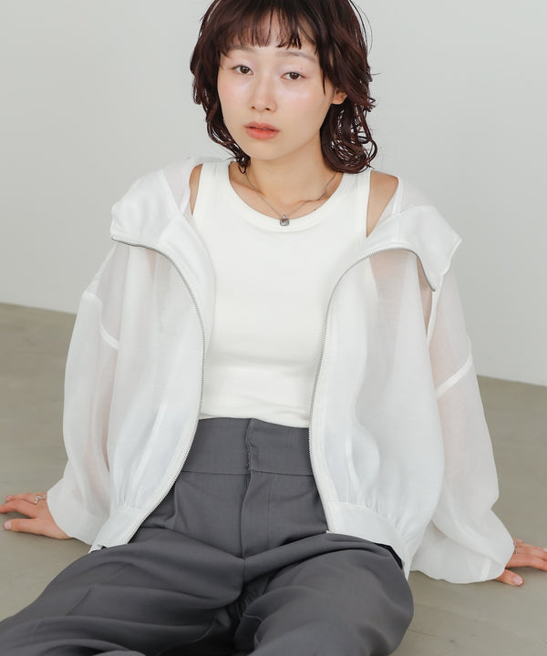 フード付きボリュームマウンテンパーカ