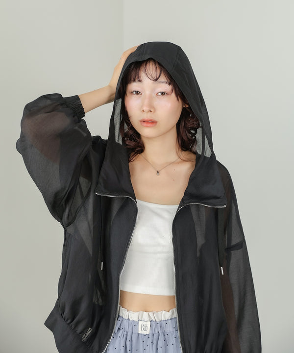 フード付きボリュームマウンテンパーカ