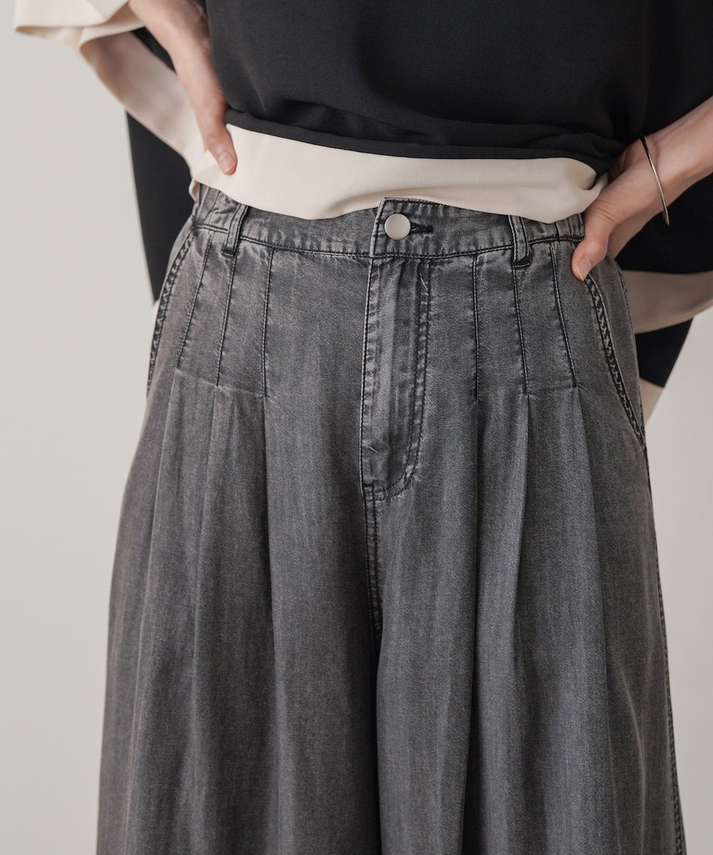 パウダーシルクデニムワイドパンツ