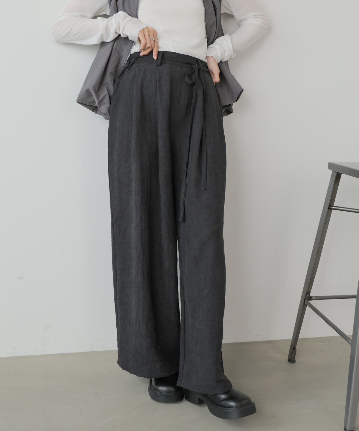 スウェードライクワイドタックパンツ