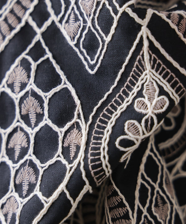 エンブロイダリーフレアスカート