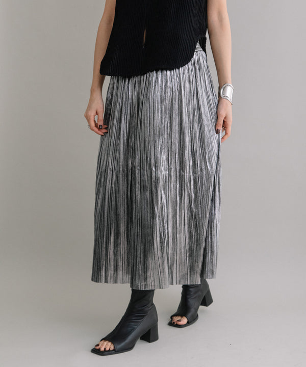 SHINY PLEATED SKIRT