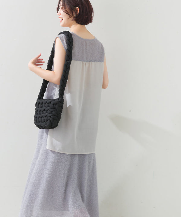 ヘアリー前後ヘムブラウス