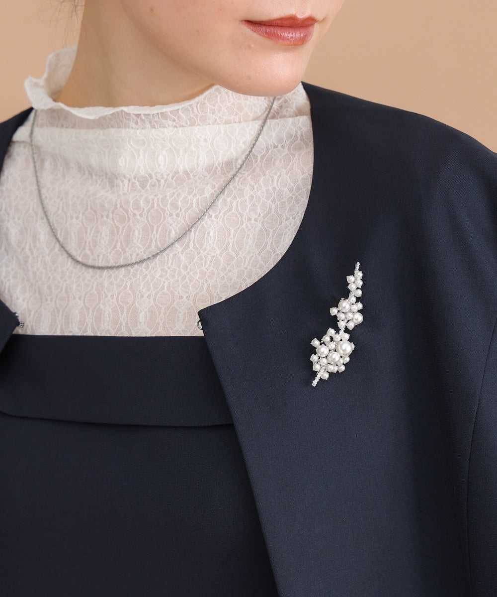 パールモチーフブローチ