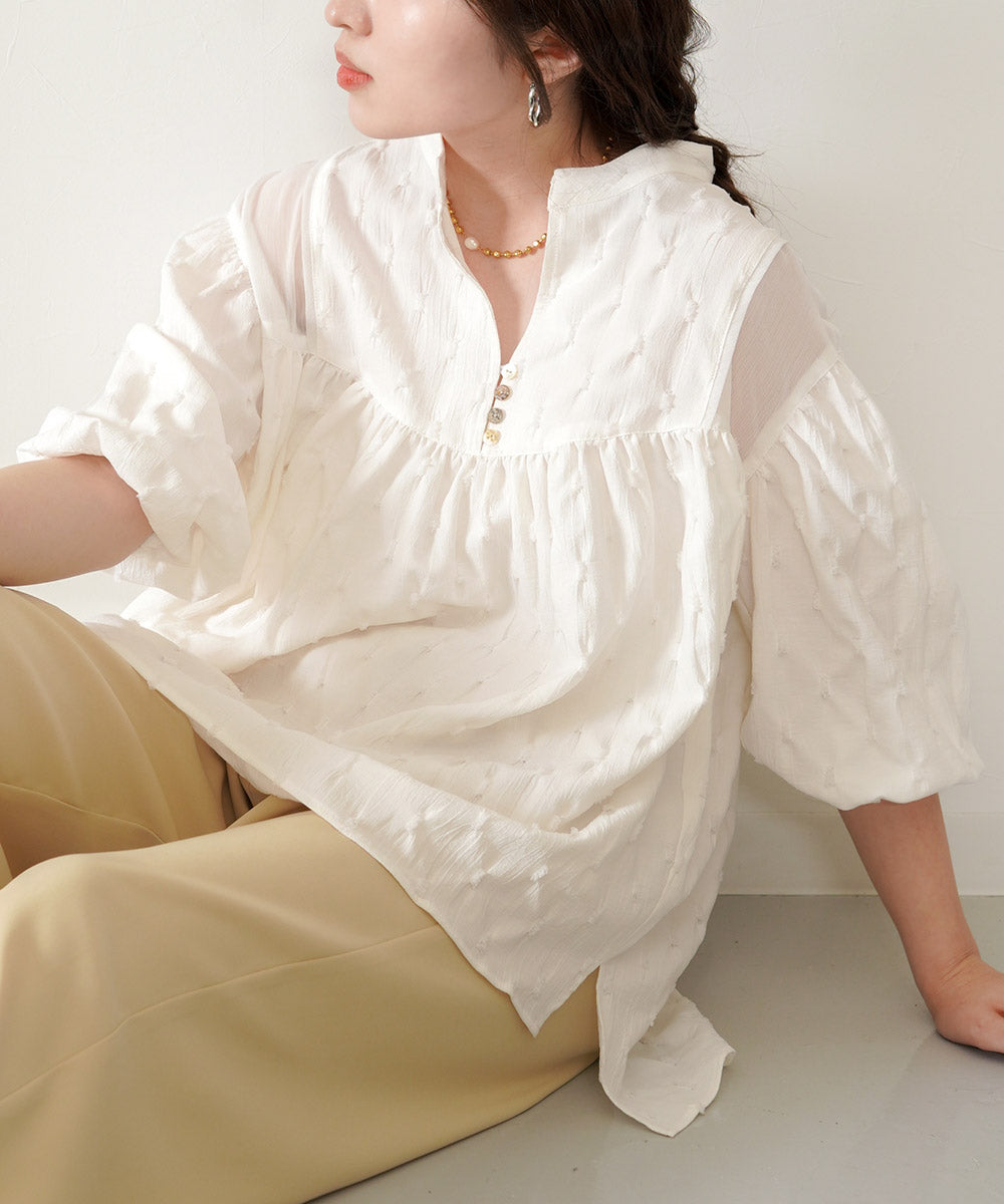 シアーギャザーブラウス