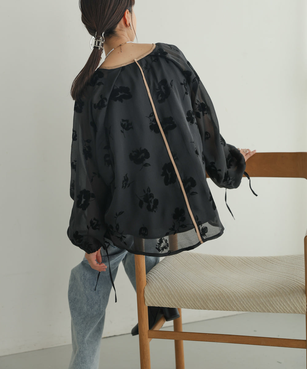 Bab シアーフロッキーフラワーブラウス