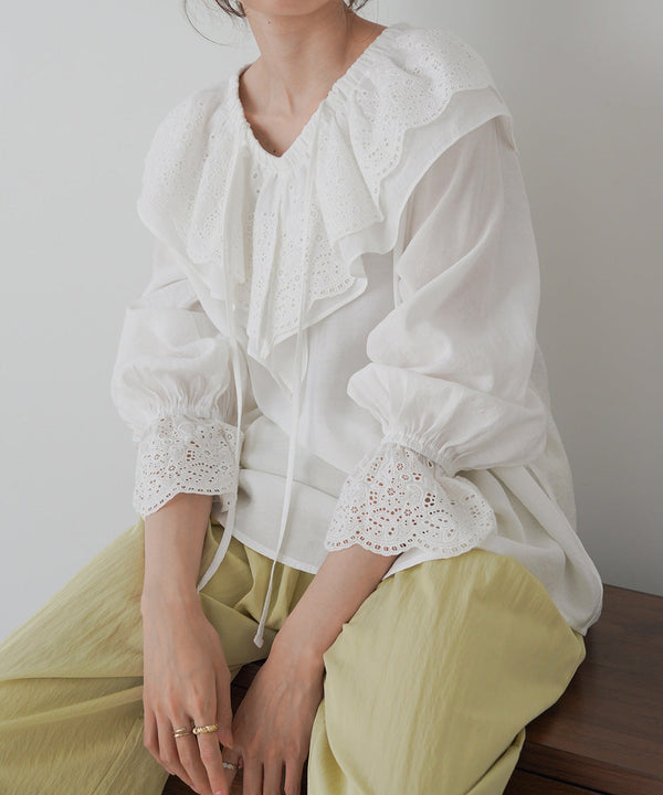 BIG COLLAR LACE BLOUSE