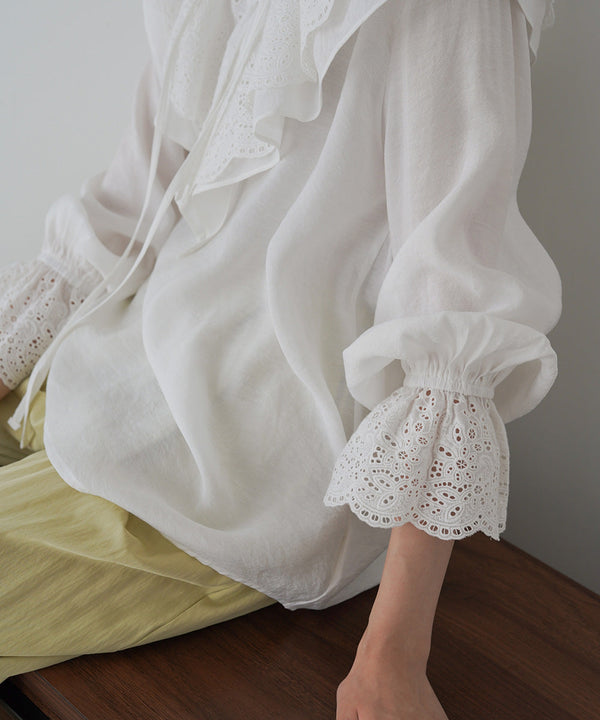 BIG COLLAR LACE BLOUSE