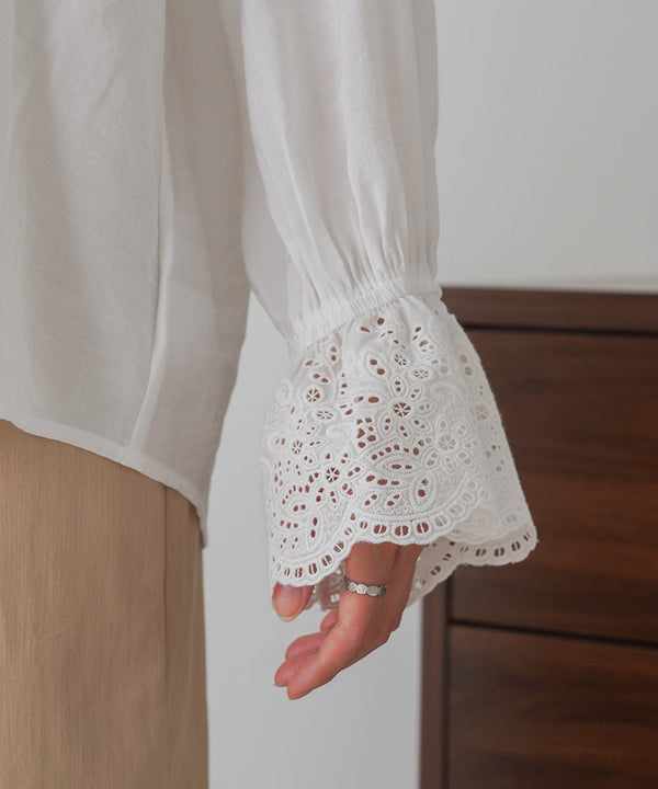 BIG COLLAR LACE BLOUSE