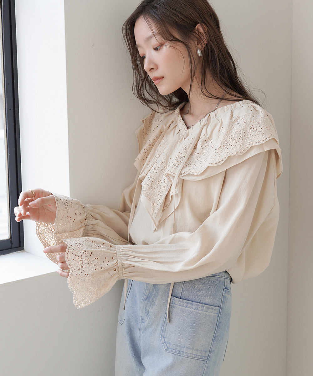 BIG COLLAR LACE BLOUSE