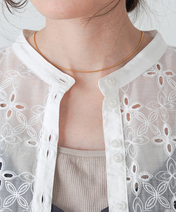 フロント刺繍レースブラウス