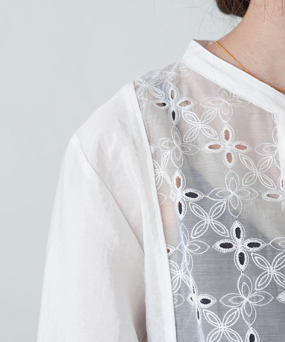 フロント刺繍レースブラウス