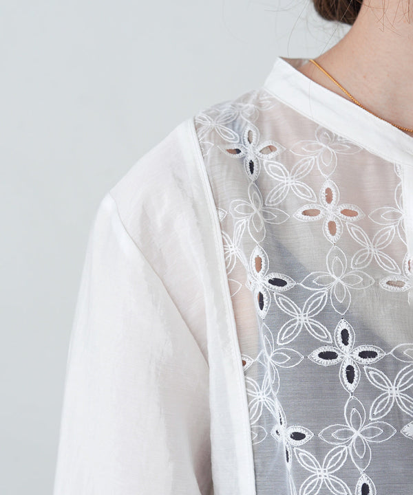 フロント刺繍レースブラウス